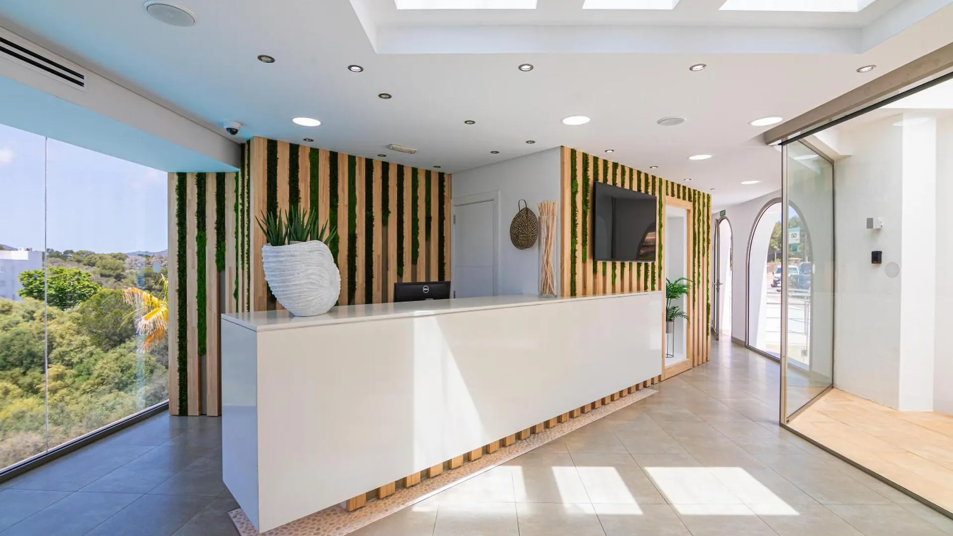 Hotel apartamentowy Ferrera Beach Suites&Apartments Cala D'Or